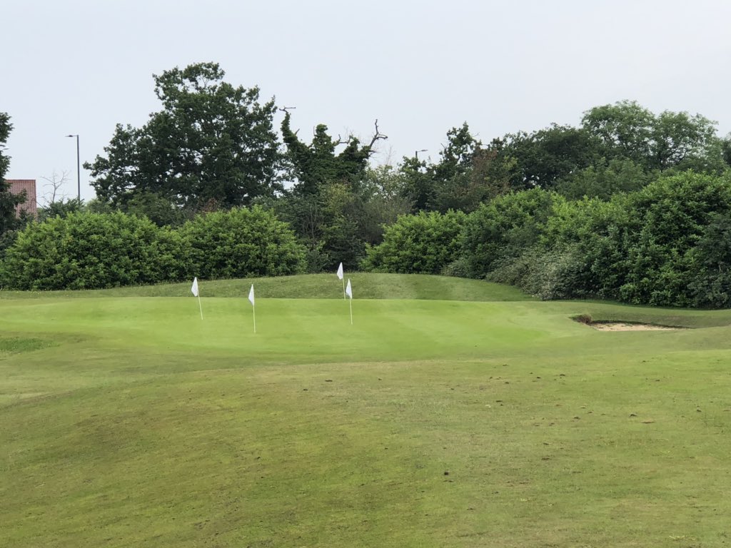 Andymorgangolf's tweet photo. Academy looking fantastic!!! @SGGA_GOLF @DavidLloydUK #playyourbestgolfin2019 #shortgamewizard #upanddown #theblackpearl https://t.co/qHRugGViB0