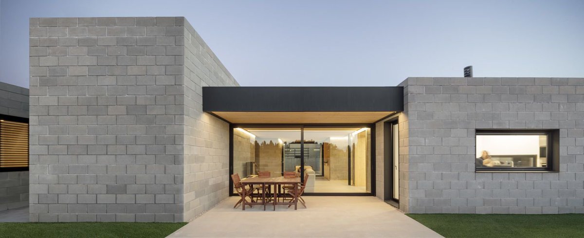 Archello's tweet photo. P111_VILABERTRAN HOUSE
Estudi III_Arquitectura 
https://t.co/N99G6VMRmn https://t.co/O155LV7qOG