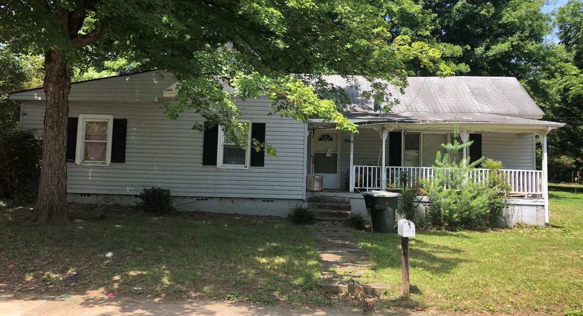 TlrProperties's tweet image. Look at this gem! Ready for a handyman to polish her up! $58k and she's yours!