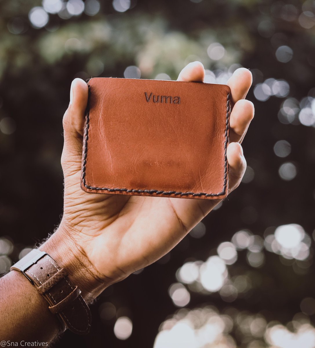 WynesA_'s tweet photo. Genuine Leather Card Holder.

Thank you so much my brother for your continuous support @DJVUMAR 🙏🏾.

Photocred📸:@SnaCreatives
 | @snamandla_

Available 📌@Wynes_A

DM For Orders / More Info.

#wynesaccessories #WednesdayWisdom #entrepreneurship #leathercraft #handmade https://t.co/jNv2GUZ92l