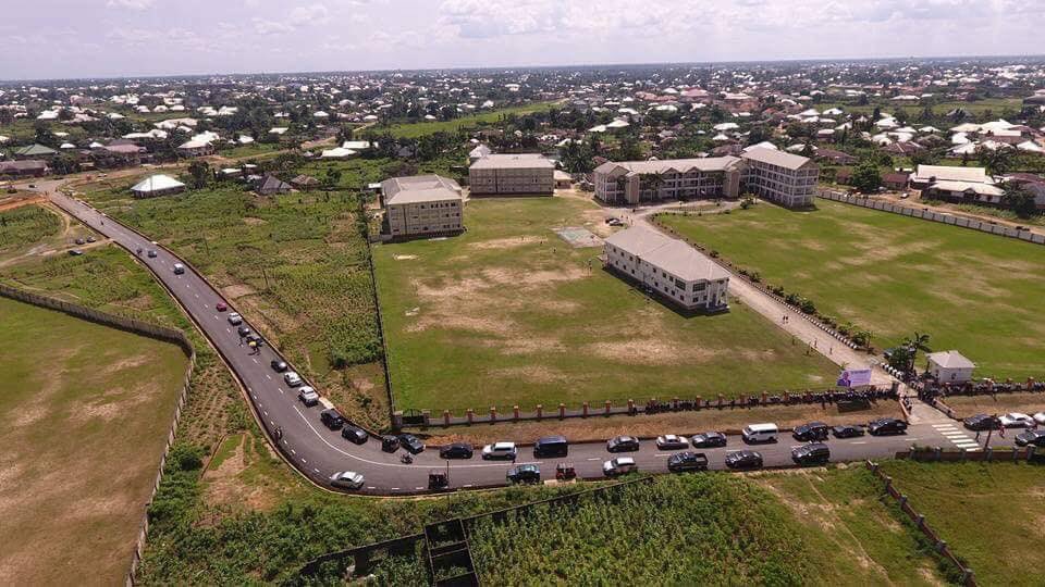 Ephraim_Inyang's tweet photo. Who remembers Atan offot road? A whole community dislocated by poor roads, reduced to a criminal hideout. Suddenly, we have forgotten how it was. Governor Udom came and changed all that. You can even land a plane there today. 

#AkwaIbomTwitter Retweet it if you love development. https://t.co/9wA8YiKS4K