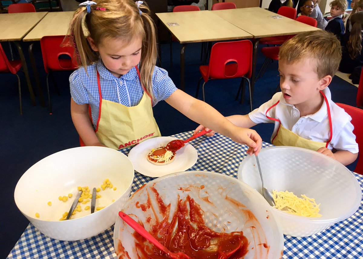 BWGjmi's tweet photo. Class 1 and Class 2 had a great time learning about healthy eating and making pizzas this afternoon. Thanks to Amanda from @asdaLutonstore for making this possible. The pizzas look delicious and the children are looking forward to eating them later! #BWG #believeandachieve https://t.co/zM3S8L92Lc