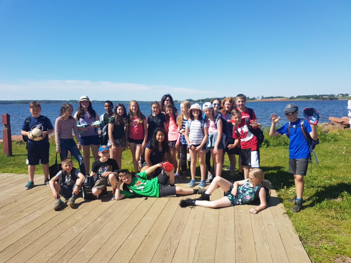 LaceyGallant's tweet photo. Notre journée de célébration à Parc Victoria! #6cwithmmelacey #uke #vousmemanquezdéjà https://t.co/3IW3aVJnjx