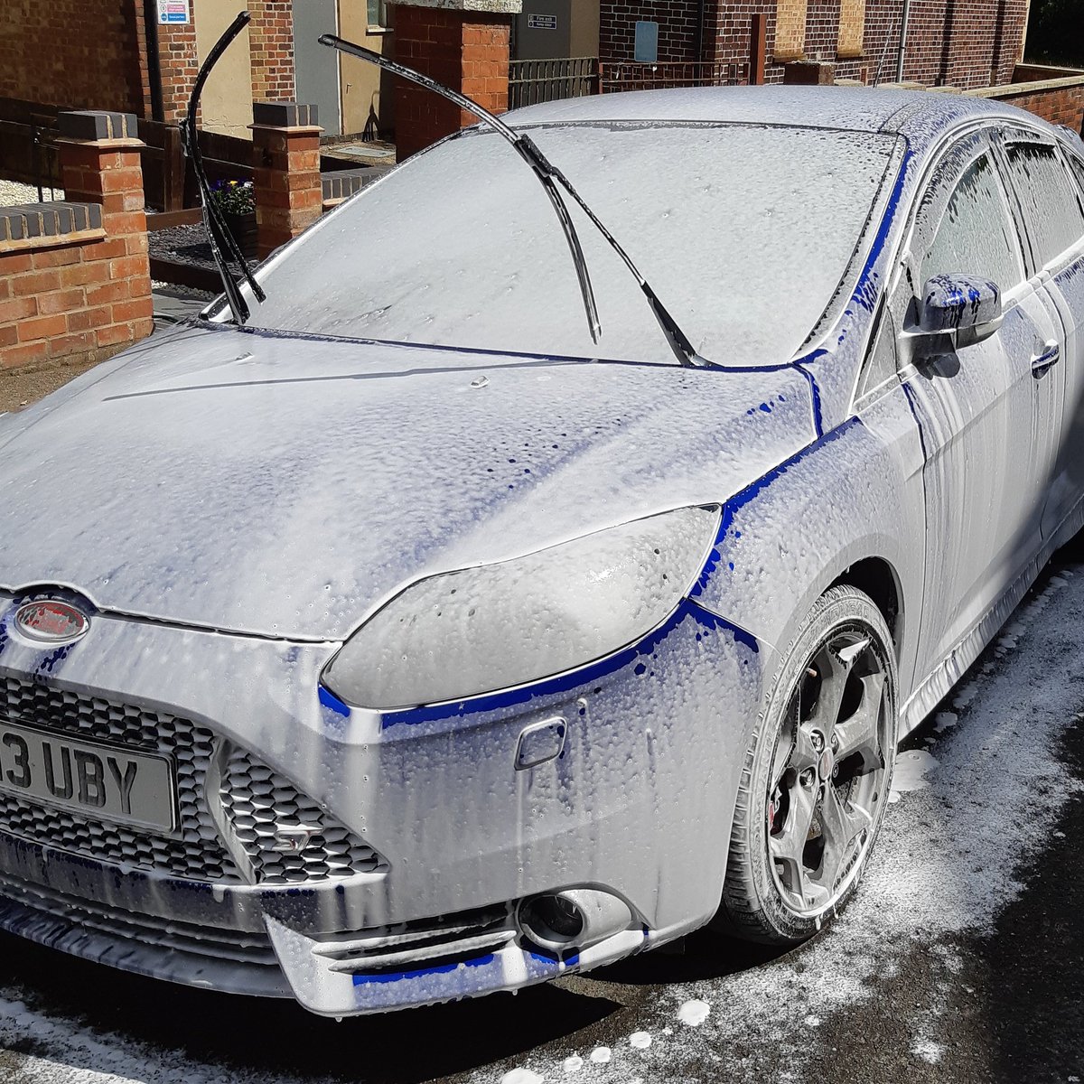 jamestimms3's tweet photo. @1domsweeney i bet you've missed these. #snowfoam 😂👍🚗🚘 https://t.co/AqpuT6dI2e