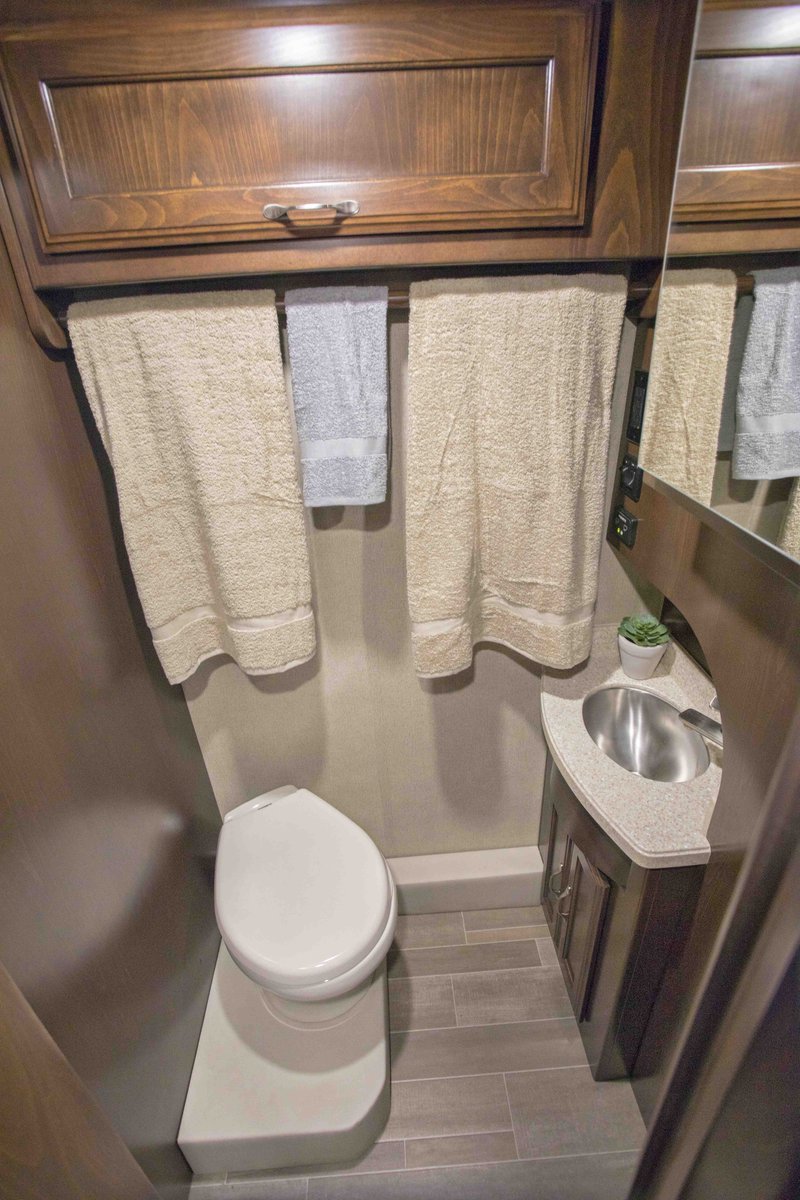 Regency_RV's tweet photo. The Ultra Brougham bathroom contains a pocket door for privacy, overhead storage, and a towel rack. What more could you need?
#Travel #RegencyRV #RVLife #GoRVing #Adventure #Luxury #Quality #ultrabrougham https://t.co/0MQu357POe
