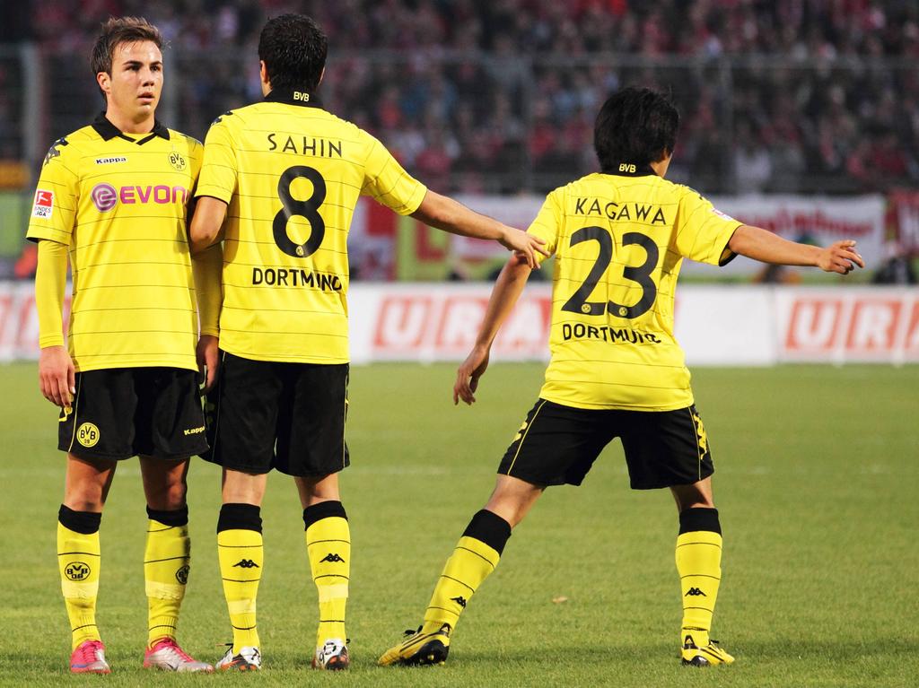 Hummels:

Bayern > Dortmund = £3.75m
Dortmund > Bayern = £34m
Bayern > Dortmund = £27.5m

Gotze:

Dortmund > Bayern = £33m
Bayern > Dortmund = £19m

Kagawa:

Dortmund > Man Utd = £14.4m
Man Utd > Dortmund = £7.2m

Sahin:

Dortmund > R. Madrid = £9m
R. Madrid > Dortmund = £6.3m