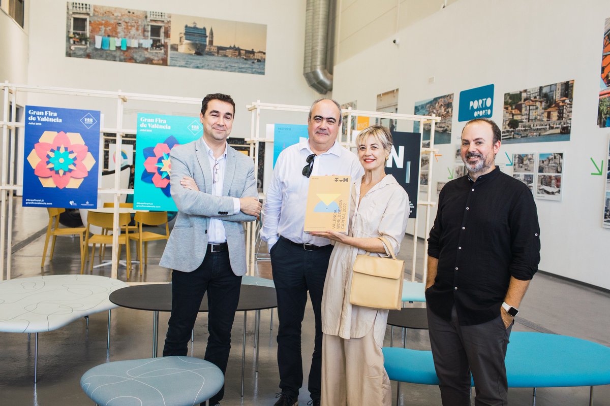 Capdell_design's tweet image. Last Tuesday we received the project book of Valencia's candidacy to be appointed World Design Capital 2022. It is a project launched by @DesignVLC .  In a meeting with @joanribo, València's mayor, who showed again his support, we were able to gather and celebrate. #WDC2022