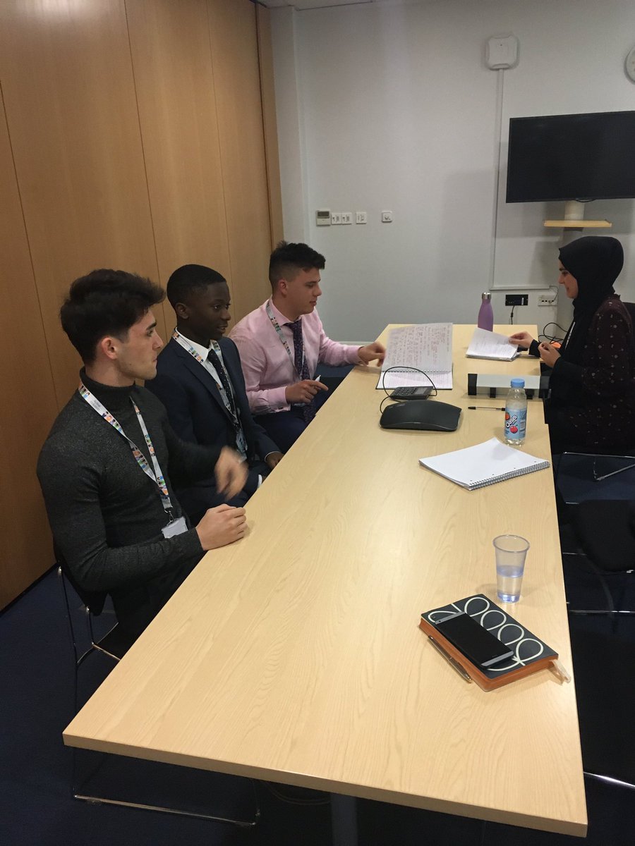 TeamConnect10's tweet photo. Team Connect, you may enter the boardroom... @CapgeminiUK @billie_major @mark_rowe #UobCCC #wemeanbusiness 🤓 https://t.co/YqKMSjEq2h