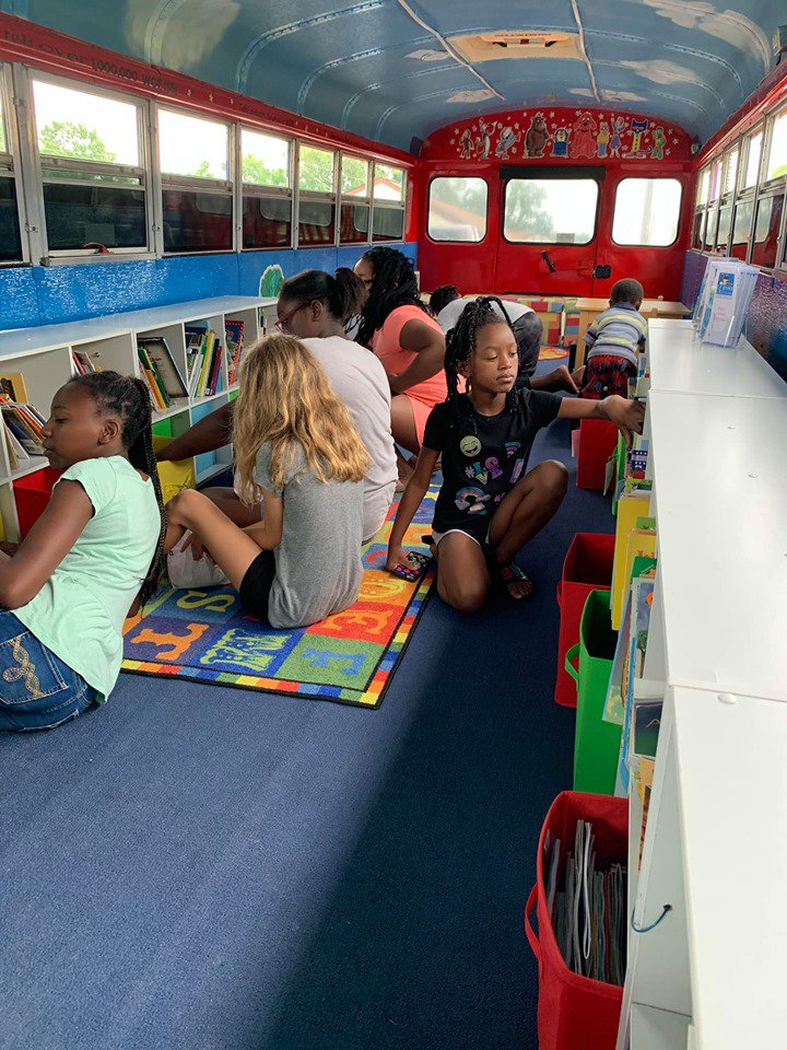 AthensCitySch's tweet photo. Children enjoyed receiving FREE books on the Lets Read 20 bus and FREE lunch from Summer Feeding yesterday. #ExcellenceIs #Letsread20 https://t.co/k7HjAfGJ6Q