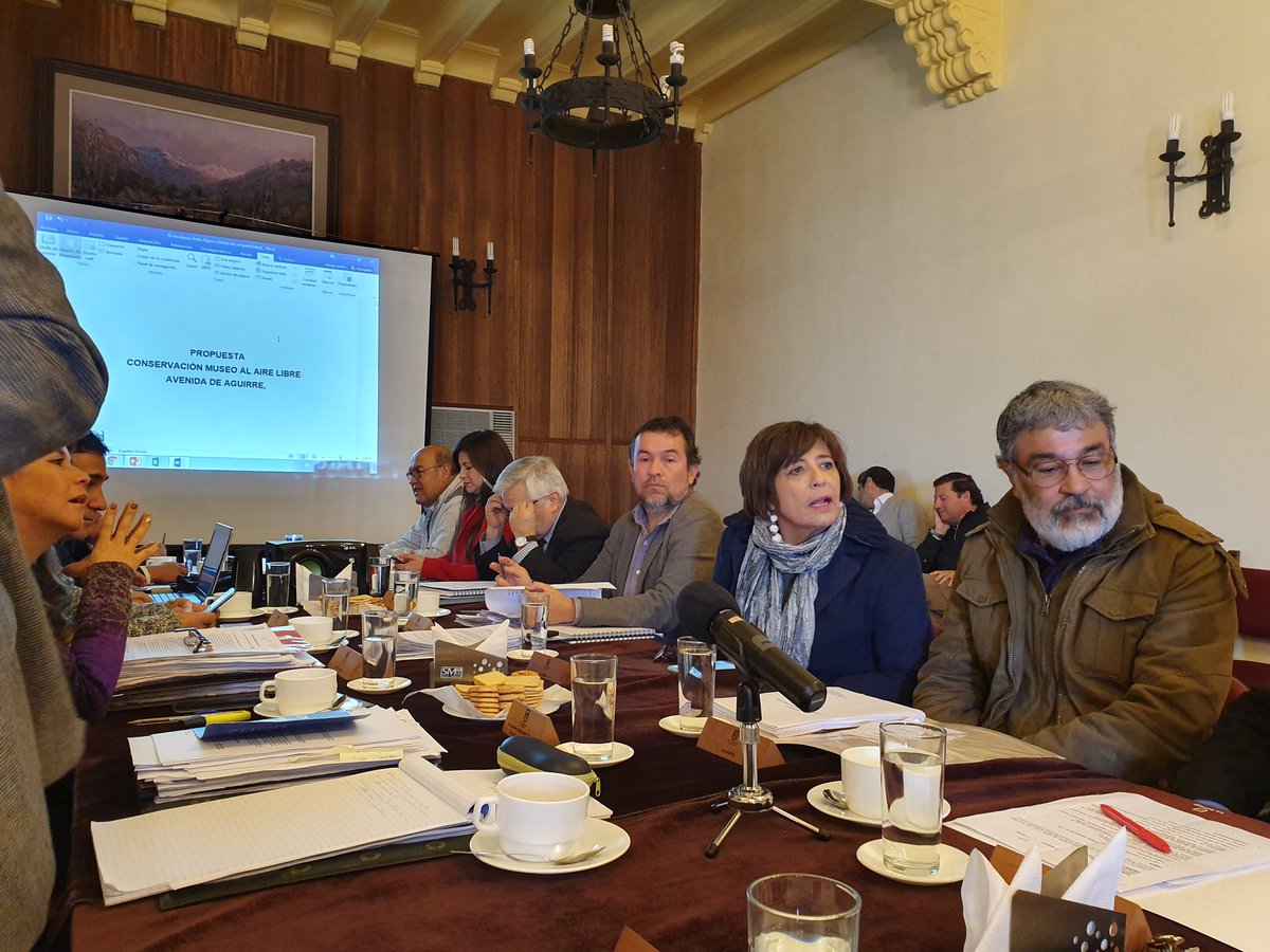 felixuls's tweet photo. En exposición Director @muarqse por mantención y estado Museo al Aire libre #AvFcodeAguirre #LaSerena @munilaserena agradezco @jacob_LaSerena poner en tema tabla para trabajar por la conservación y patrimonio Serenense @eldia_cl @Monumentos_cl @culturas_cqbo @culturas_cl https://t.co/FZWr2wSJJd