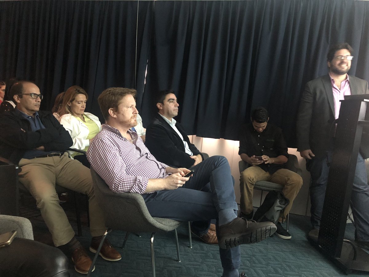 Luis Alberto Garcia R. (@drluisgarciaceo) on Twitter photo Conferencia en el Centro de Especialidades Odontológicas CEO sobre la presentación del programa NEMOTEC. Vía a la Odontología Digital... Conferencia en el Centro de Especialidades Odontológicas CEO sobre la presentación del programa NEMOTEC. Vía a la Odontología Digital...