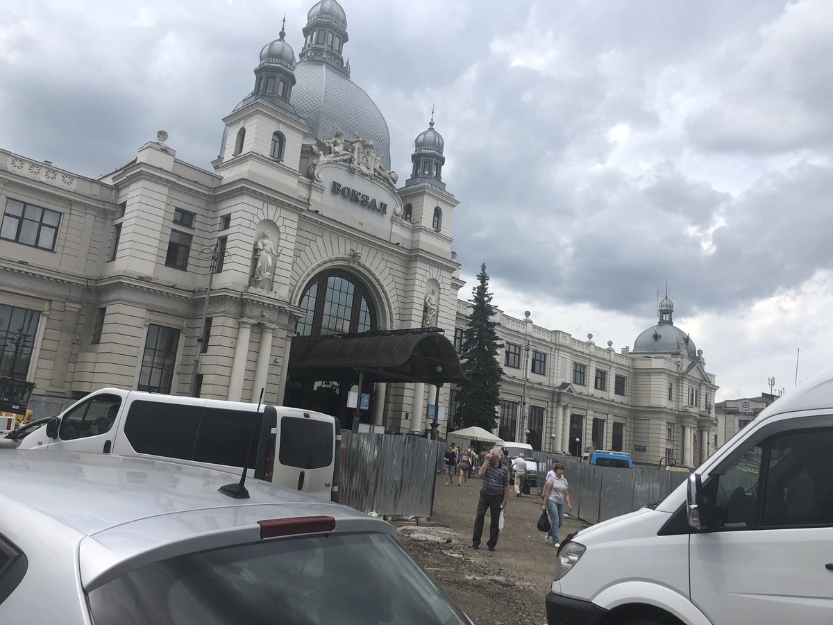 liwenji96757841's tweet image. 美丽的利沃夫再见啦
Гарний Львів на прощання.