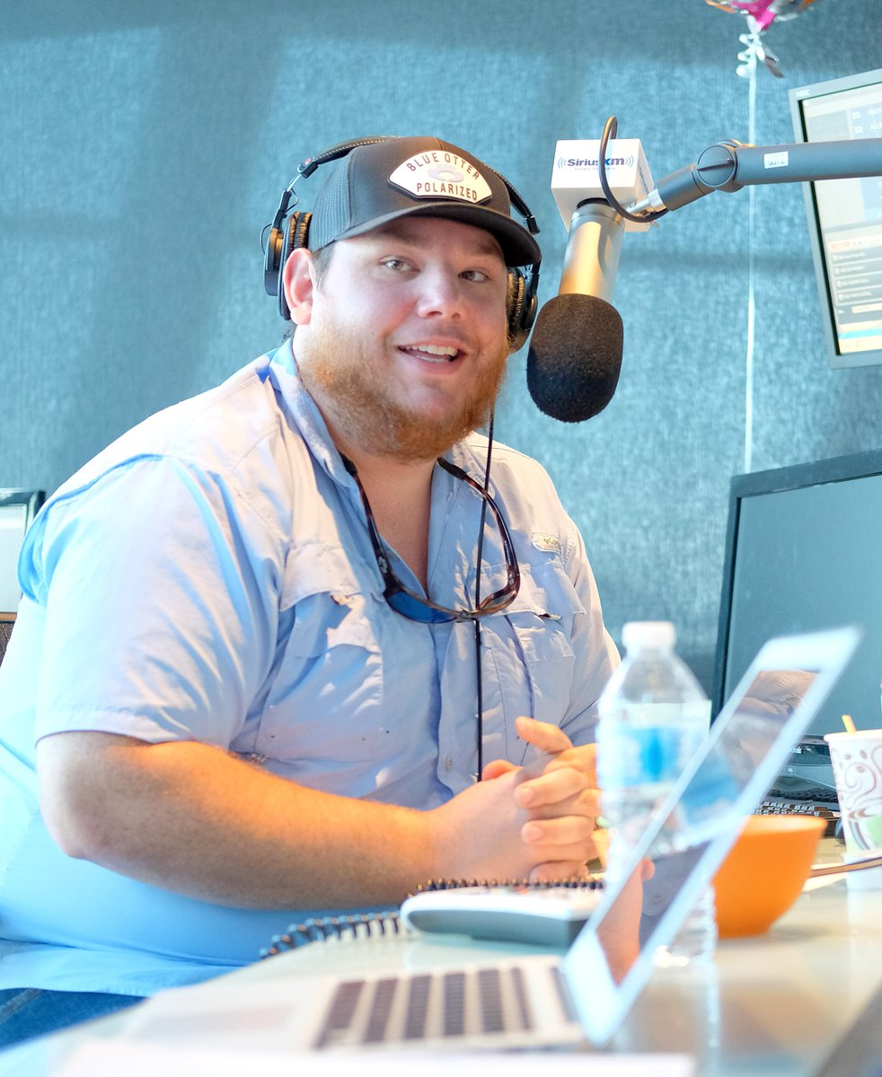 SO happy for this man!! 🙏 @LukeCombs currently has FIVE songs in the <a href="/billboard/">billboard</a> top 25 🎶💙

The last time that happened? 1960. Who was it? Johnny Cash. 💪 #StormeWarrenShow