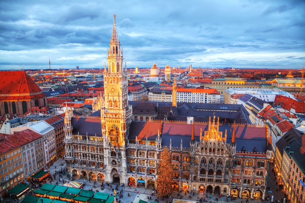 DublinAirport's tweet image. Fancy a trip to Germany? Follow &amp;amp; RT for a chance to win return flights for 2 to your choice of Frankfurt or Munich with @lufthansa 🇩🇪 #DUBLufthansa