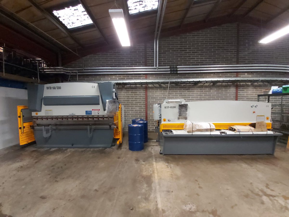 meddingsEng's tweet photo. New members of the Meddings family now in place! 160 tonne hydraulic press brake &amp; guillotine #newmachines #pressbrake #guillotine #Engineering https://t.co/D519roOuVp