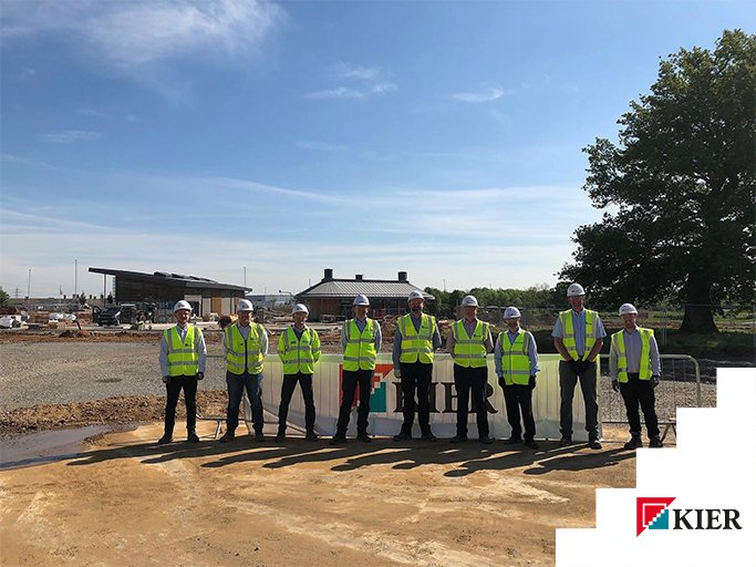 kierconstruct's tweet photo. 🏬 Kier Central were delighted to sign the contract for the new £1️⃣3️⃣◾2️⃣m brewery, the next phase of @Everards1849 meadows development in Leicester. 

📰 Read about it here: https://t.co/JvUtEPQlIk #loveconstruction https://t.co/nC18BBxxAk