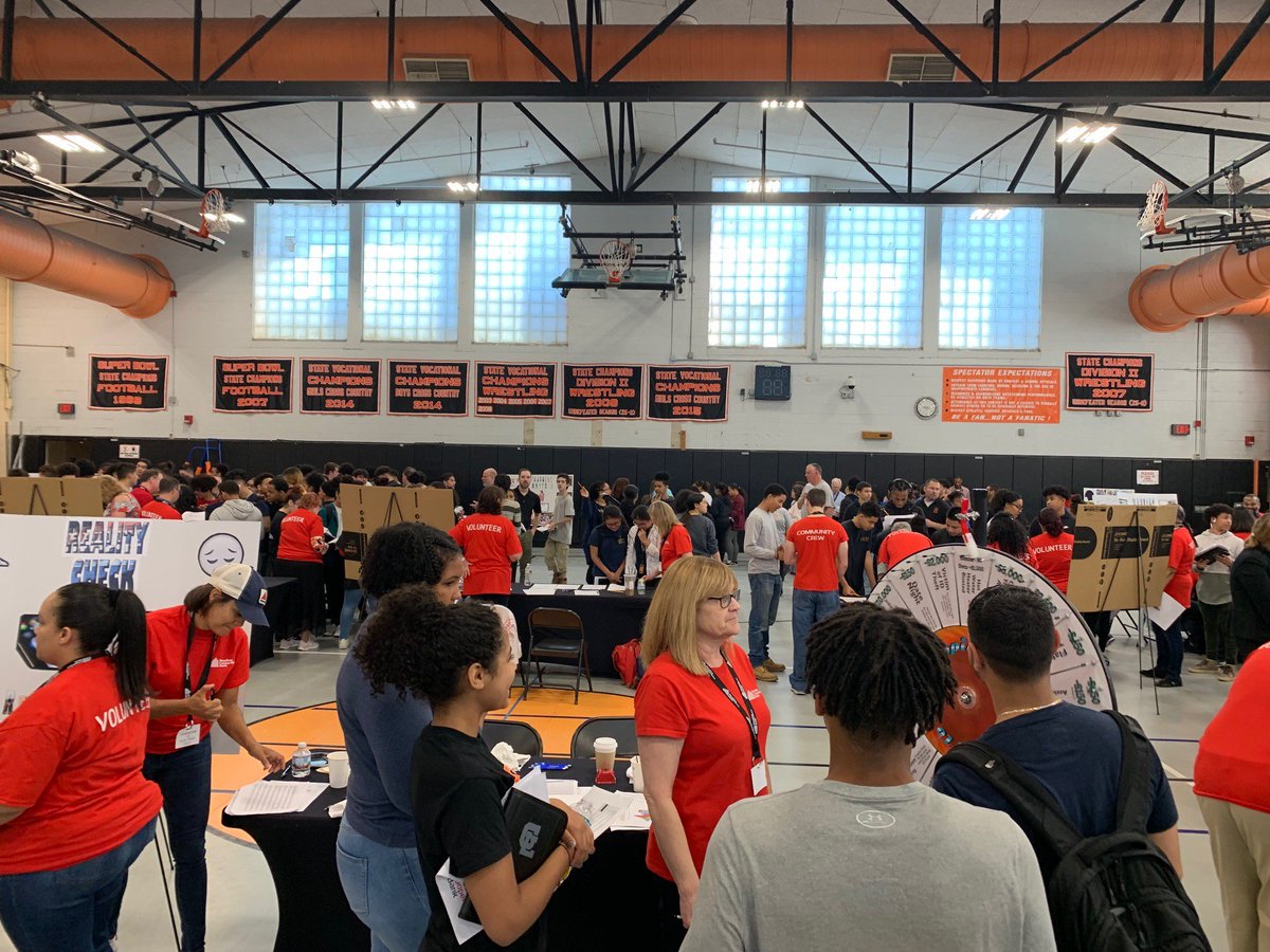 ReadingCoopBank's tweet image. Last week, we had our inaugural #FinancialFair at @Official_GLTS. The gymnasium was absolutely PACKED with students ready to learn life lessons about spending and saving money. The turnout of volunteers was amazing - thank you all so much for making this possible! #LessonsForLife