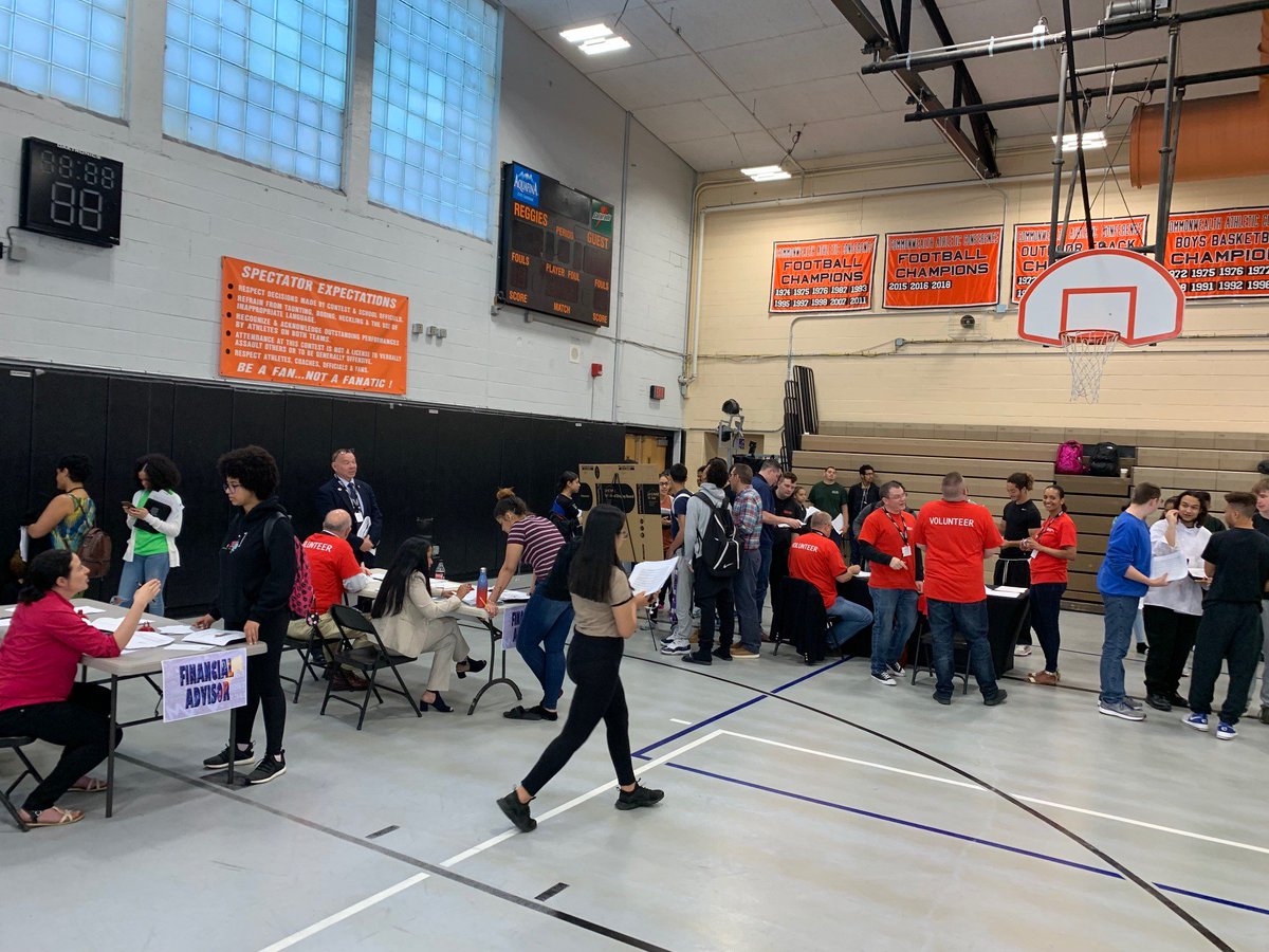 ReadingCoopBank's tweet image. Last week, we had our inaugural #FinancialFair at @Official_GLTS. The gymnasium was absolutely PACKED with students ready to learn life lessons about spending and saving money. The turnout of volunteers was amazing - thank you all so much for making this possible! #LessonsForLife