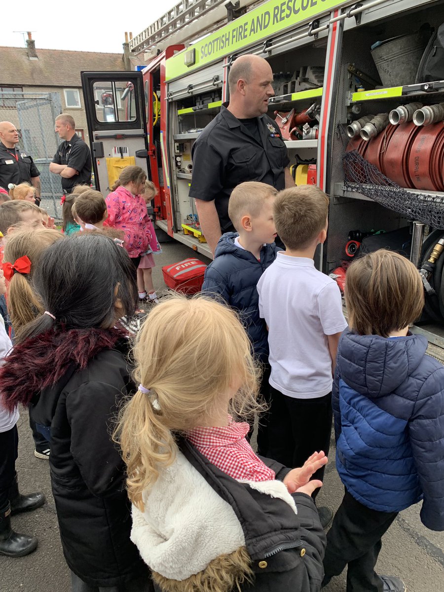 MissRhindP2's tweet photo. Huge thank you to @denny_station who visited primary 1 and 2 again yesterday. This time we got to have a look at their fire engine. https://t.co/N0BfVeTFTA