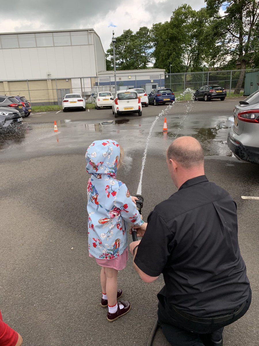 MissRhindP2's tweet photo. Then we even got to have a go of the water hose. 👨🏼‍🚒💧 https://t.co/4TYk3aKdps