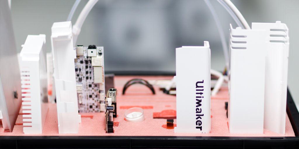 Ultimaker's tweet photo. #HowToMakeAnUltimaker - To minimize human error, we use the poka-yoke method. Each part is placed in a foam inlay pocket that will only fit a specific part. This makes it easy to identify missing parts. #Ultimaker #InnovateEveryDay https://t.co/0LiUQcVcDu
