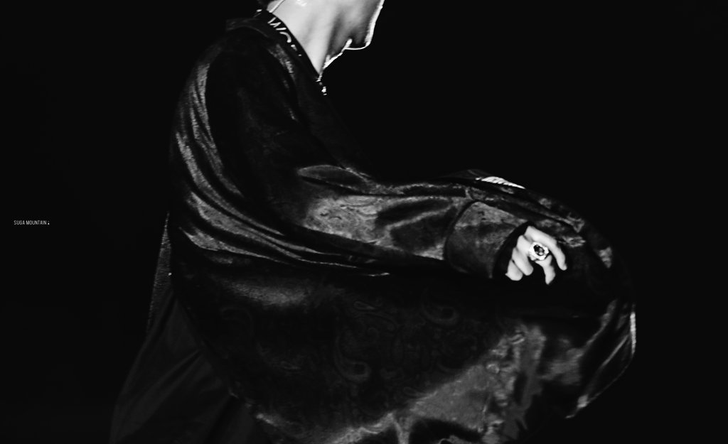 190615 HQ #SUGA #슈가 #방탄소년단 #BTS <a href="/BTS_twt/">방탄소년단</a>
지독한 산취향