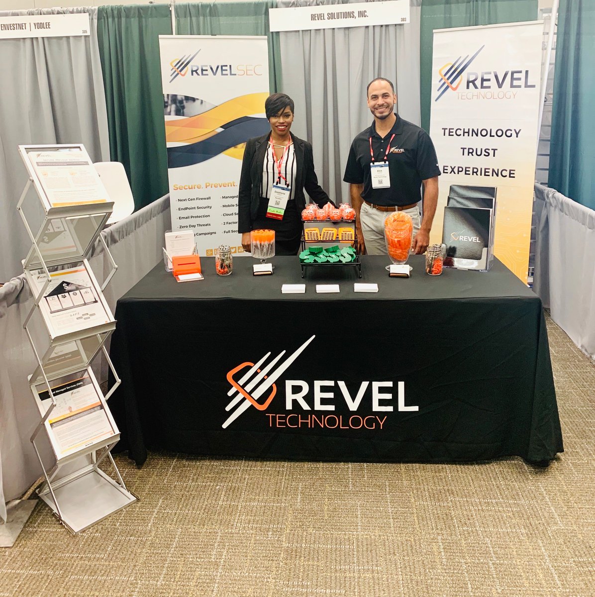 RevelSec's tweet photo. Look at our team, killin' it! RevelSec is in Austin at the Digital Banking Conference + Dallas at the Mimecast office, sharpening our skills! #wheresrevelworking #ontheroadwithrevel #revelsec #networking #digbanking19 #mimecast https://t.co/fBnlzXIwzL