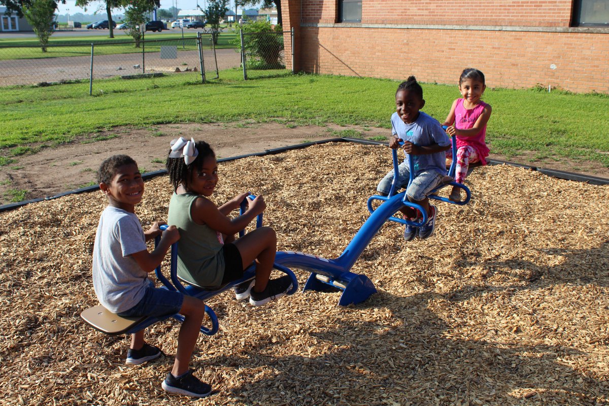 SivellsElem's tweet photo. Sivells Elementary hosted the grand opening for the KaBOOM! Playground this morning from 8-9 a.m. We had 40 children show up to play this morning! #wearewharton #sivellsstrong #sivellssuccess #sivellsrules #sivellsrocks #playground #rebuildtexas #kaboom #thankyou https://t.co/dcMChMw3Ng