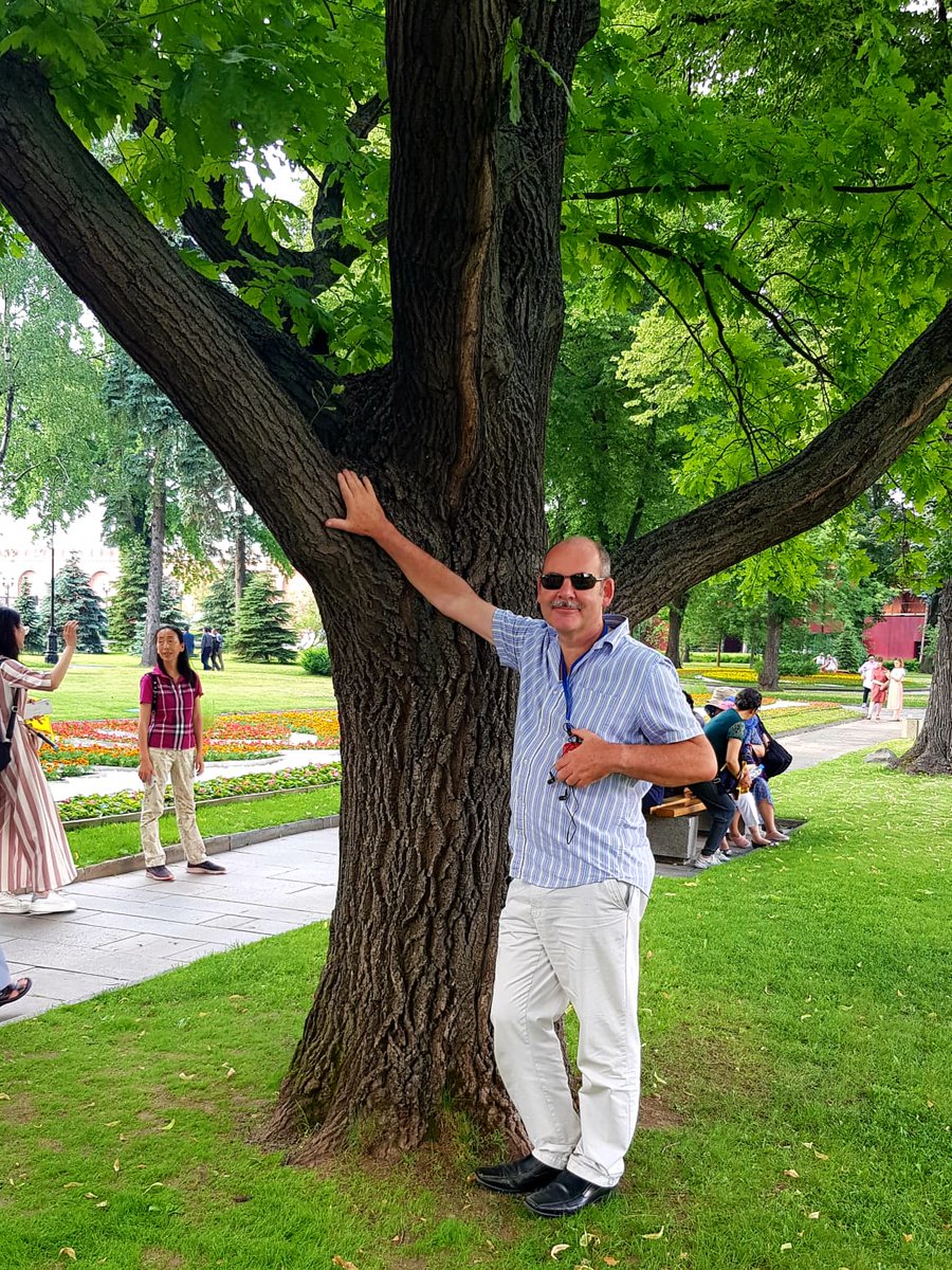 JCALimited's tweet photo. From two young saplings to Wise Old Oaks. Jon and this Oak Tree are both the same age! https://t.co/LPQ70Zg3Be