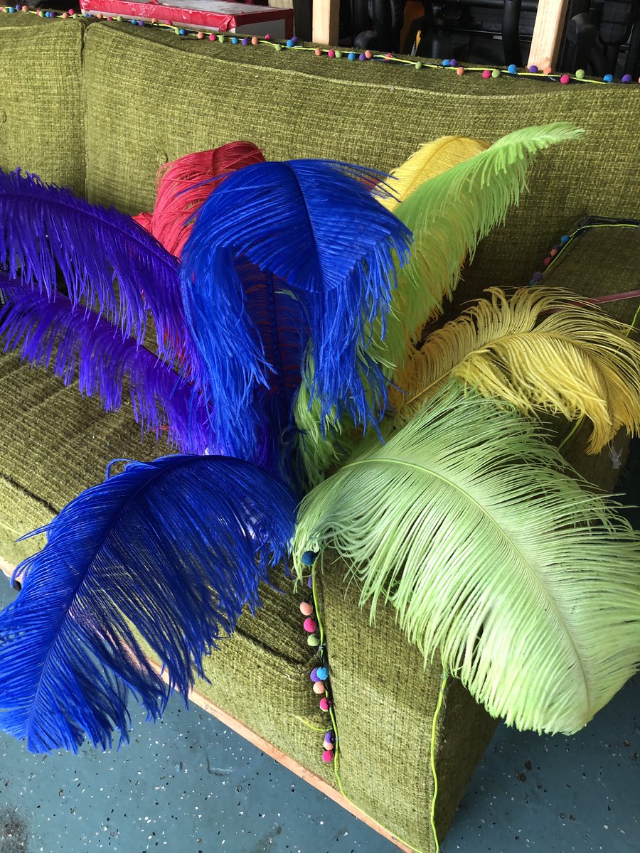 Preparations for my Pride ornamentation  continue...  #thecouchonwheels. #roll4pride  #LIPRIDE  #afeatheredcouch.