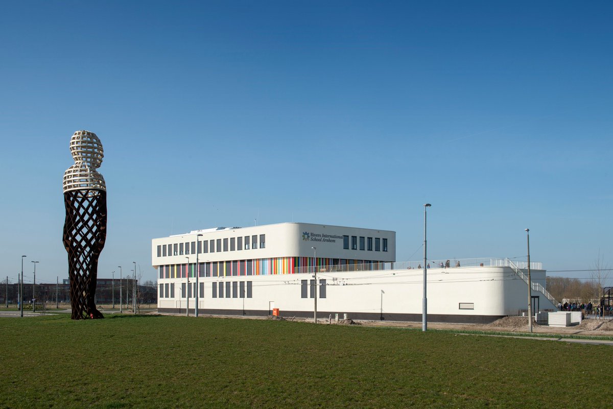 Rivers students contribute to mobility study of the Province of Gelderland by conducting a survey among the international community as part of their Interdisciplinary Unit (combining the perspectives of two different subject areas). riversarnhem.org/news/2019/rive…