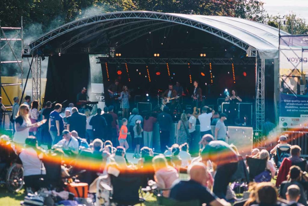 Amazing Radio tweet media