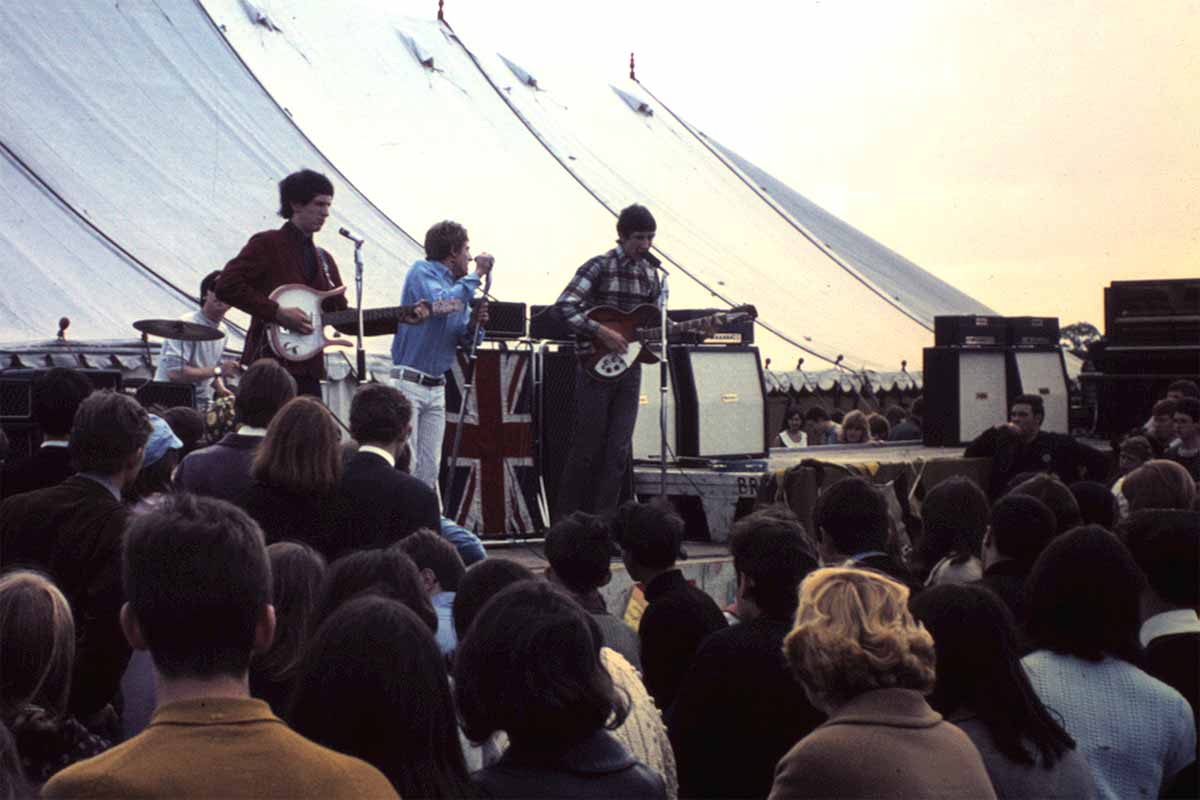 60sPsychJukebox's tweet photo. June 19th 1965, the Who, Manfred Mann, Long John Baldry, The Birds, Solomon Burke, Zoot Money and Marianne Faithfull all appeared at Uxbridge Blues Festival, England. Pictured, The Who Uxbridge Blues Fest 1965 © Keith Davis https://t.co/enL7gMg3It