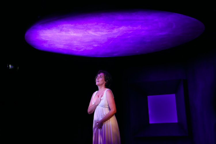TheatreIsEasy's tweet photo. YES! REFLECTIONS OF MOLLY BLOOM at @IrishRep is another Theasy Best Bet! James Joyce cannot be dead, for his Molly Bloom is magnificently alive in New York City.

Review: https://t.co/mbMjNHzDSp https://t.co/AKrjKTGXg4