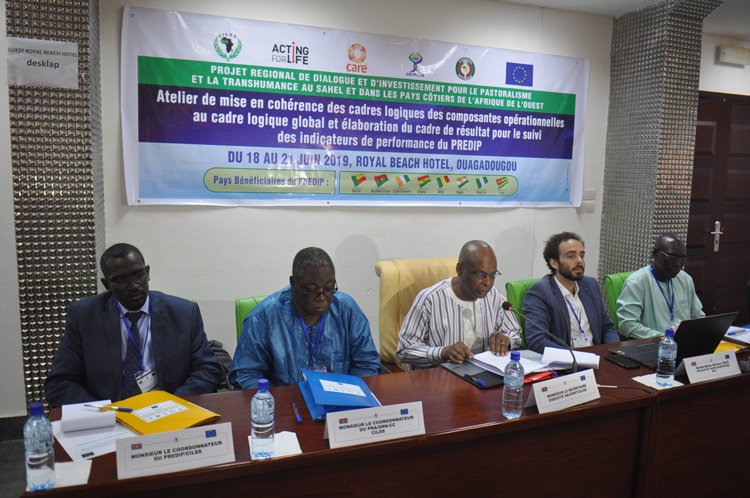 CILSSinfos's tweet photo. L’atelier de suivi-évaluation du Projet régional de Dialogue et d’Investissement pour le pastoralisme et la transhumance au Sahel et dans les pays côtiers de l’Afrique de l’Ouest (#PREDIP) ouvert par le Secrétaire Exécutif adjoint du @CILSSinfos - https://t.co/wf3N0PiFgO https://t.co/ooZMZAksJ2