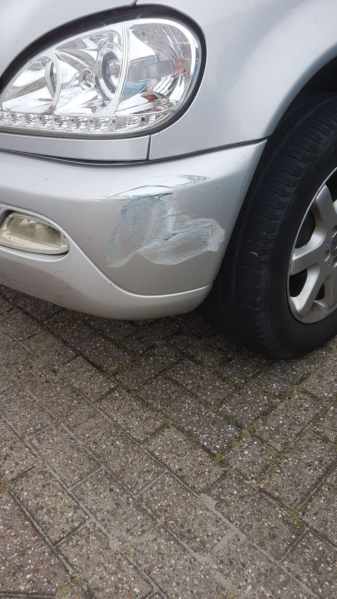 Mooie boel, wil diegene die tegen de auto van mijn man aangereden is, zich melden. Ik ga camera beelden bij de jumbo opvragen , horen wij niks doe ik aangifte. Het is vandaag gebeurt tussen 11 en 15:30 op het Hofstee plein. Delen mag, graag zelfs