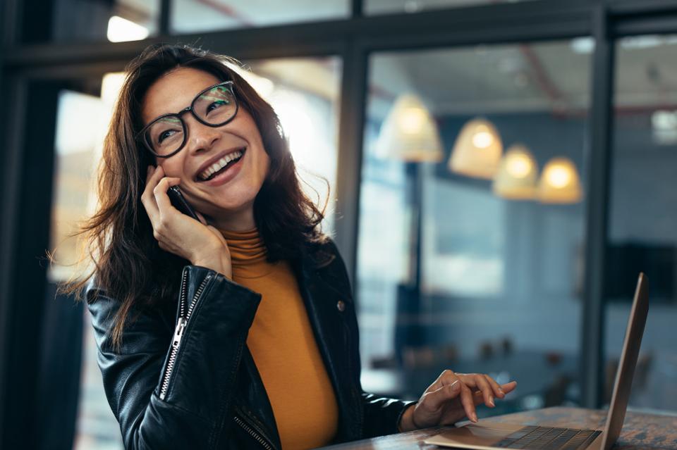Forbes's tweet photo. The customer service paradox: How technology leads to deeply human-centric customer experiences https://t.co/g6YIE8cERL #paid @servicenow https://t.co/LYVc5IM0gA