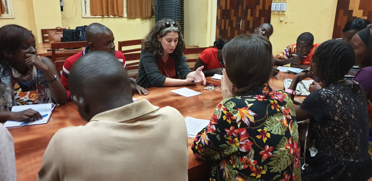 Café débat du CCO avec les étudiants : De riches échanges sur l'action #humanitaire &amp; le #developpement à <a href="/AFBanguiRCA/">Alliance Française de Bangui</a>. 

Merci aux intervenants pour ce débat conviviale : <a href="/OCHA_CAR/">OCHA CAR</a> @IOM_CAR <a href="/FaoCf/">Frederico Castro</a> <a href="/triangle_gh/">Triangle Génération Humanitaire</a> <a href="/ACF_RCA/">Action contre la Faim RCA</a> <a href="/warchild/">War Child</a> <a href="/MdM_France/">Médecins du Monde</a> et SOS Village d'enfants 

#CARcrisis