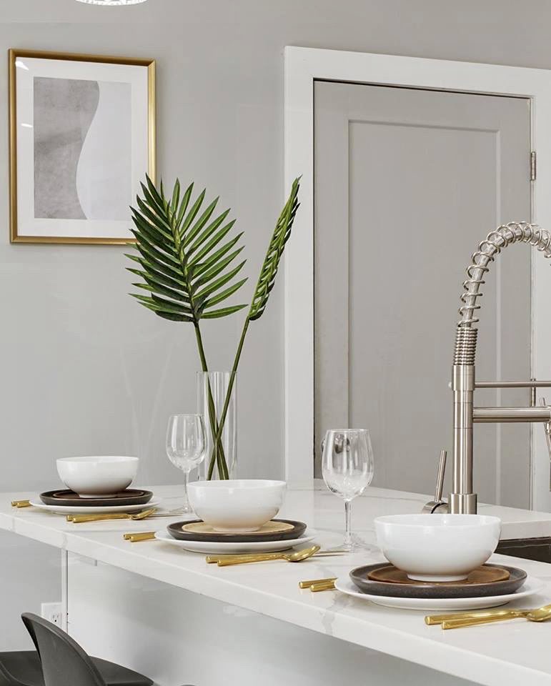 RazaProperties's tweet photo. Good Morning ☀️ Philly! Getting an early start to my day. Let’s talk about this kitchen. Details! 🙌Island 🙌. That’s a work of art! Thank you Erika at @Tayloredinsol for staging this breathtaking kitchen at 1321 N 19th St - Unit A.
Follow:👉 @Tayloredinsol 
#razaproperties #tb https://t.co/t3cI1nH2oV