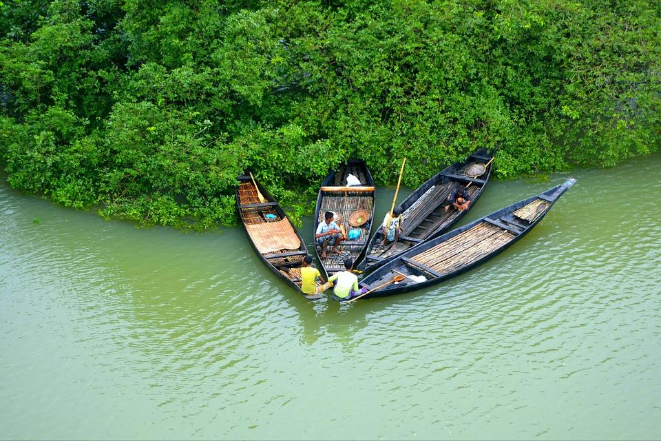 online On-shore impacts of off-shore oil