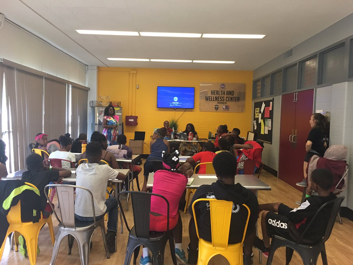 AdvantageCLE's tweet image. Awesome presentation by Laquania Graham from @ClevelandWater discussing the ins and outs of the water system in Cleveland. #advantageCLE #adCLE #camprules