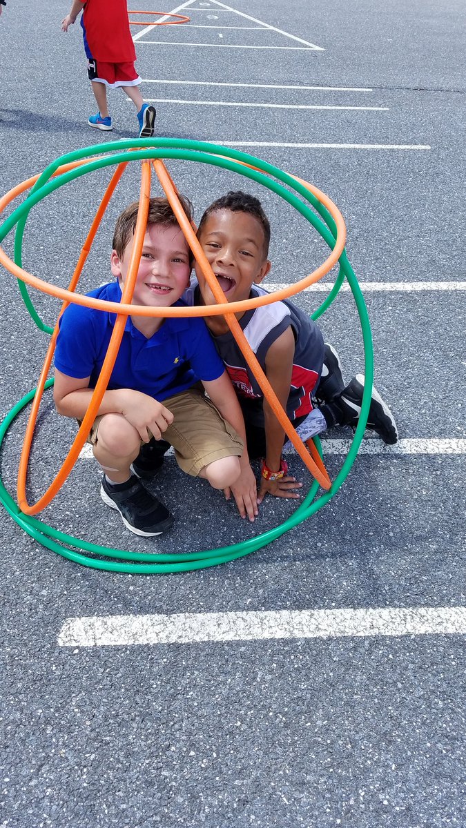 FCPSAulthouse's tweet photo. Hula hoop time! #NMWRoars https://t.co/36tB6oDosP