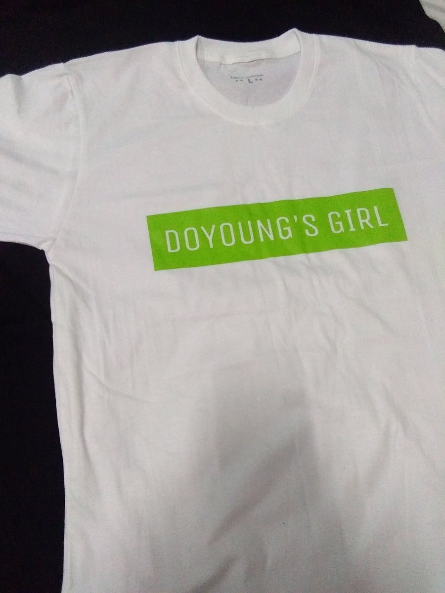 เสื้อสีเขียวนีออน tweet media