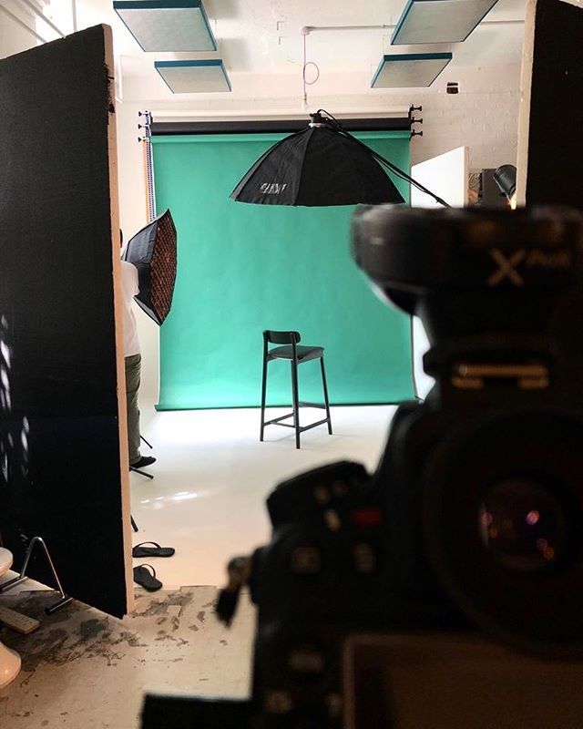 📸 Throwback to yesterday’s shooting of the Kensington collection by <a href="/jonnoclifford/">Jonathan Clifford</a>. Playing with colors and lights to make sure that the beautiful design of the barstool is enlightened.
What’s your favorite design? Tell us in comment! ✨
•
#photoshoot… bit.ly/2x3DjBQ