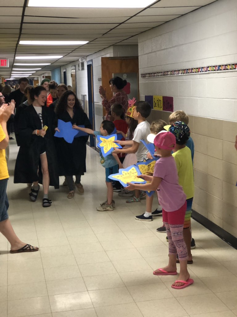nina_pearsall's tweet photo. Senior walk through and clap out at Marshall Hill 💛🖤 Wishing the best of luck to all our graduating seniors 🎓 #wmhighlanderpride https://t.co/plwwGmvNGK