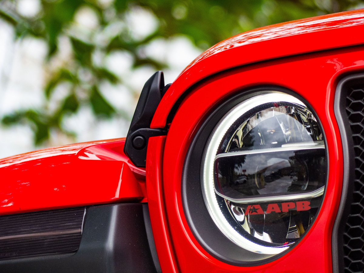 APB_CarlosC's tweet photo. Passion in your eyes!!! 
#apbbrakes #jeep #jeeplife #jeepgladiator #wranglerlife #americanpowerbrakes #wranglerJL #wranglerJL #gladiator #offroad #bigbrakekit #bbk https://t.co/61KYW7FrLp