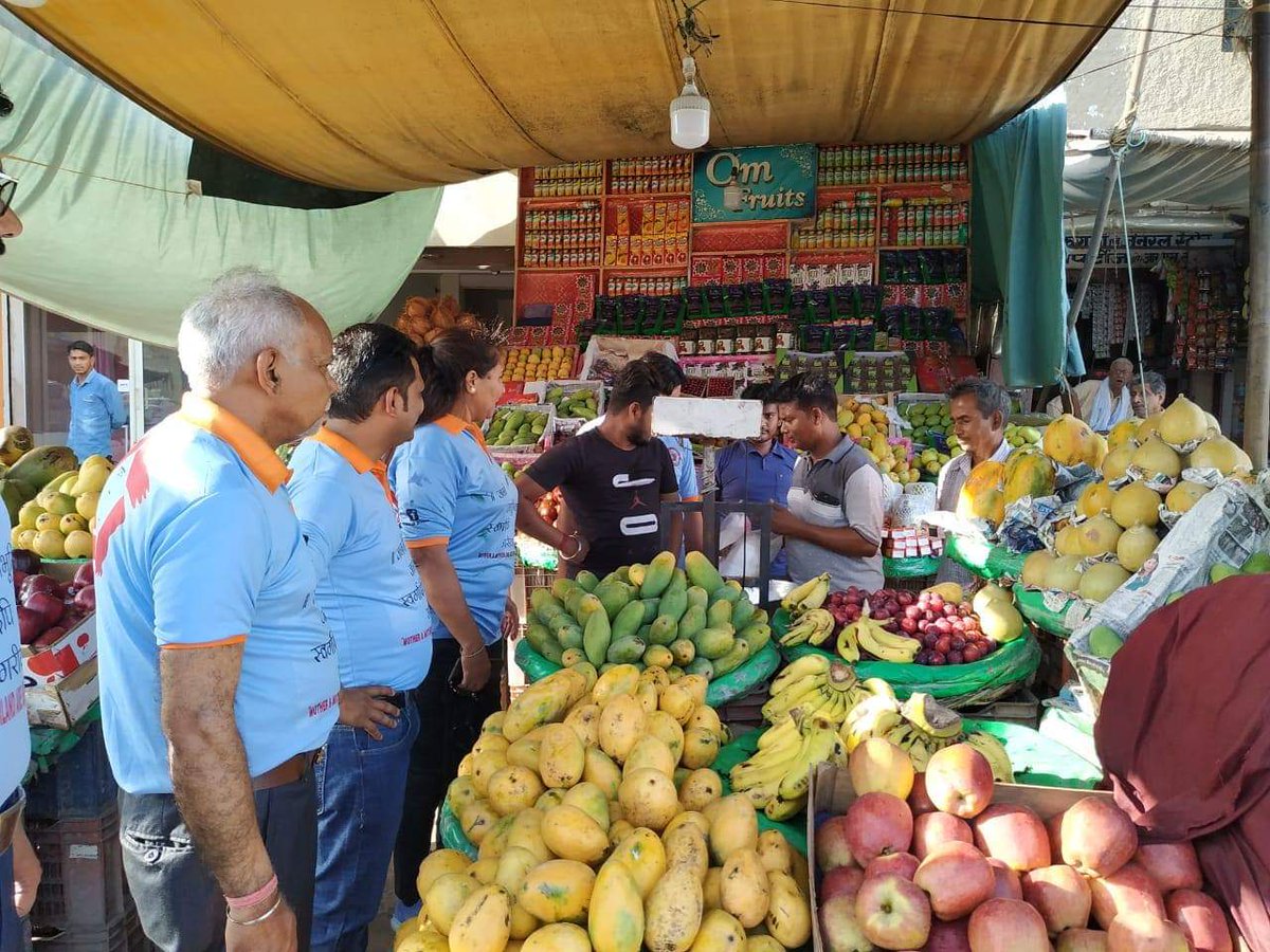 Pahal_Meerut's tweet photo. We celebrated 5th annual day on 16 June. But as we have always said that Pahal will run undettered n continuously hence we decided not to miss shramdaan and did awareness this sunday. Volunteers formed several teams to convince and apprise shopkeepers about cleanliness. https://t.co/cVSpdUh4pI