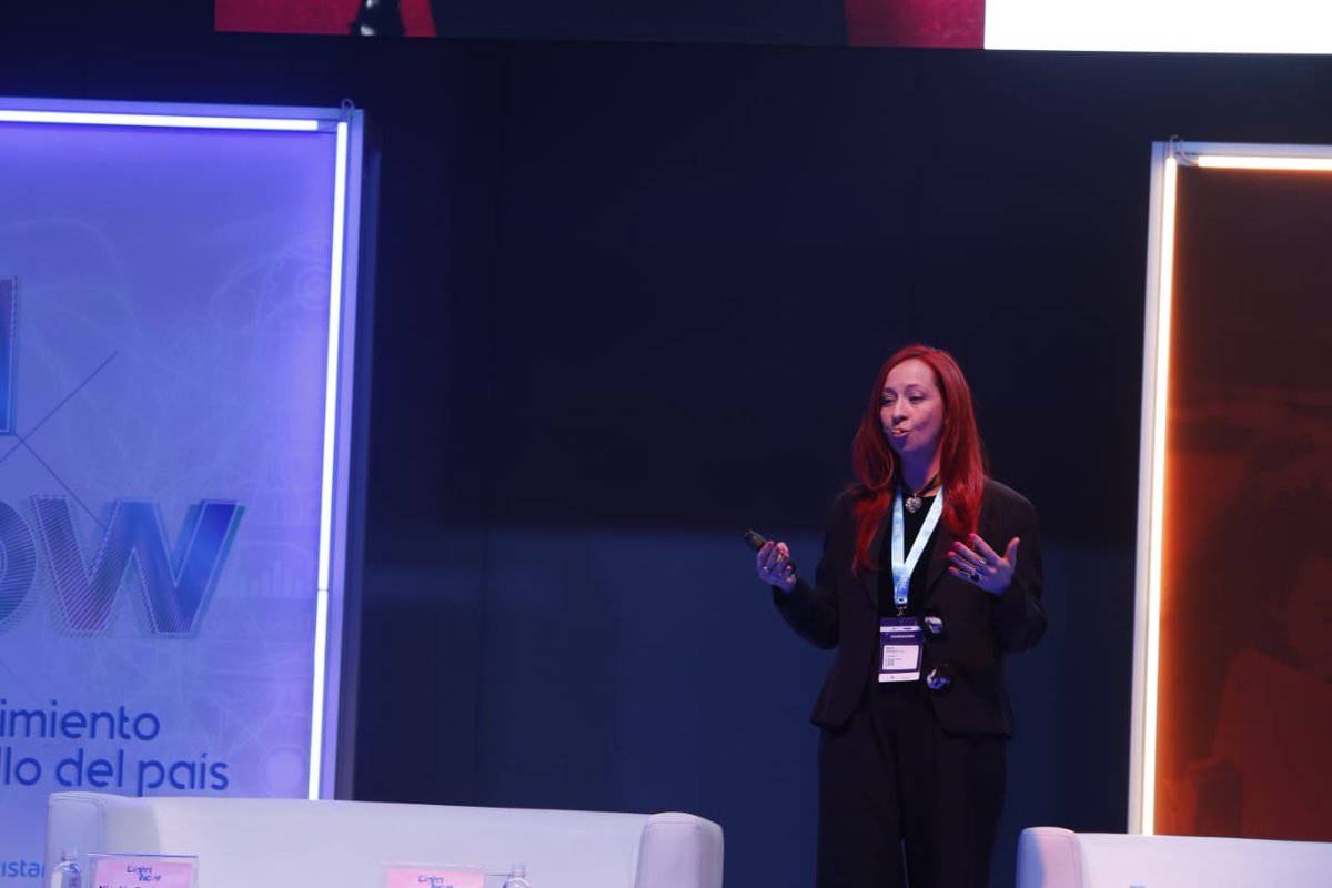 @Telefonica_Col @rosariobc @VRAmericas #DigitalNOW | 'Necesitamos sentido de proporción. Si alguno no conoce que quiere ayudar a solucionar, los ODS ser fuente de inspiración. Con la tecnología y el talento que tenemos los colombianos podemos ayudar a tener un mejor planeta', @rosariobc, cofundadora y CEO @VRAmericas