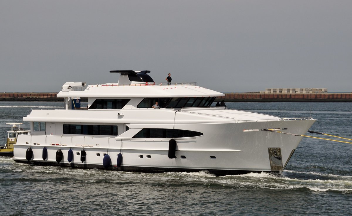 Dutchyachting's tweet photo. #HeesenYachts’ 37.7m #Unexpected was delivered as #AlumerciA in 2001 and arrived for a #refit at #BalkShipyard after she was sold in January 2018. According to Balk the refit has been successfully completed and and has the yacht been #delivered to her owner. Photos: Marcel Coster https://t.co/l1Bd0E3rP2