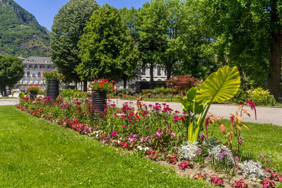 aquickrelease's tweet image. Most of our photos are taken on bikes with epic 360 degree views of the Pyrenees mountains. However we have been sent these stunning photos of where our AQR Bike centre is located in Luchon. Very spoilt to live in this special part of the world! #AQR2019 #Bike #Holidays #Luchon